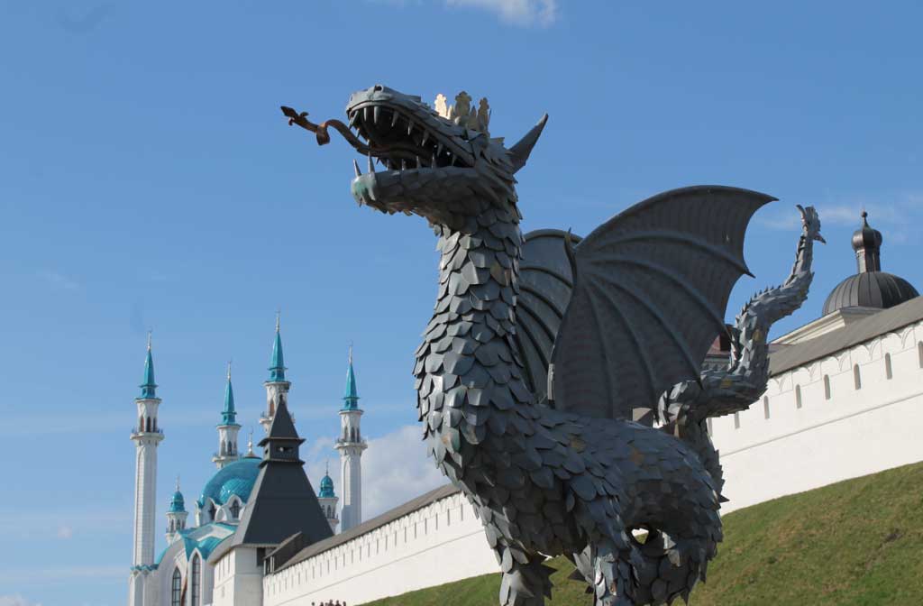 De Qolşärifmoskee is een van de grootste moskeeën van Europa. © Jessica Jacobs