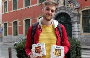 Ruslan Podgaetskiy en twee soorten ‘davaikes’: ‘spicy’ en ‘cheezy’’ @ Machteld Ryckaert
