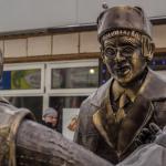 Een standbeeld naast de Centrale markt